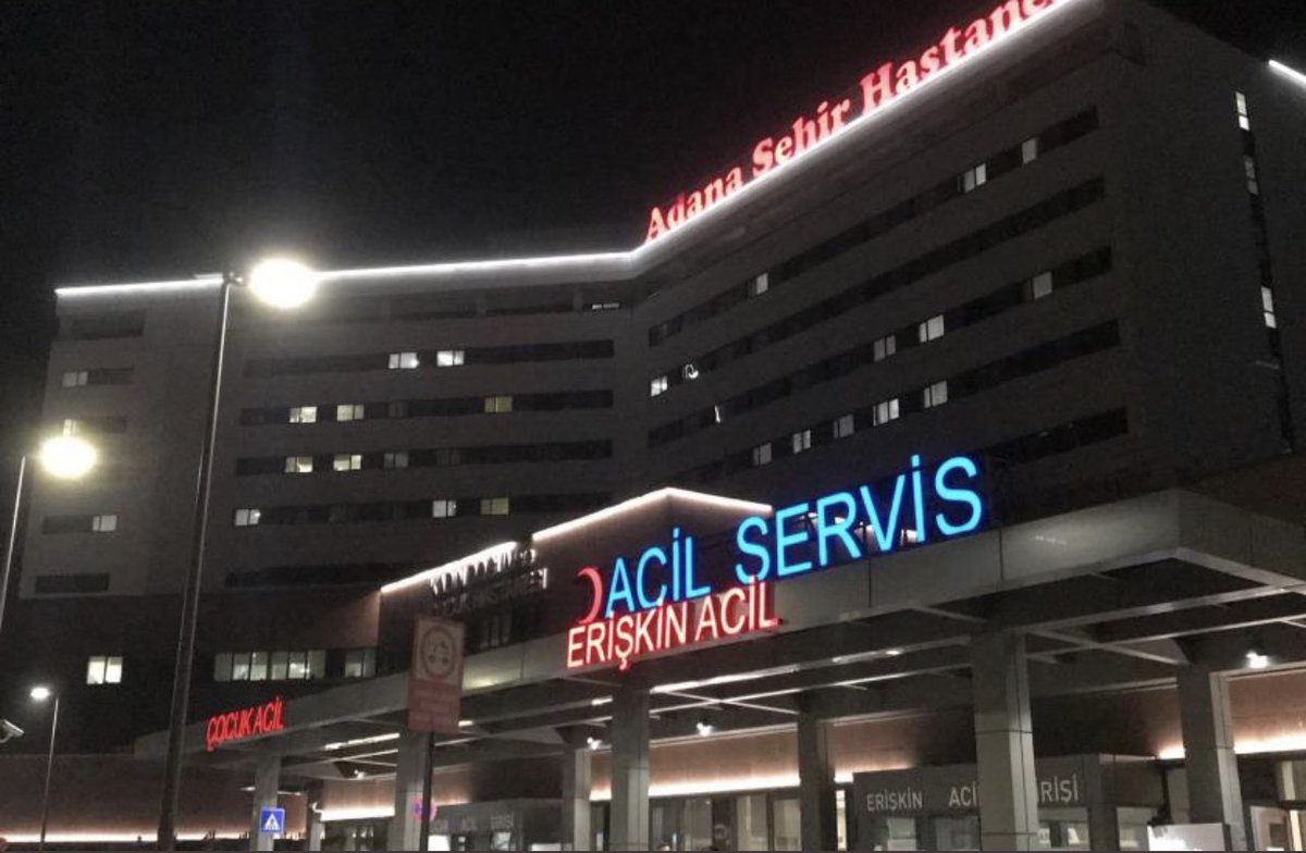 Silah sesini merak edip pencereden başını uzatan kadın gözünden vuruldu.

Adana'da, duyduğu silah sesi üzerine pencereden başını uzatan kadın gözünden yaralandı. Konu ile ilgili soruşturma sürüyor.