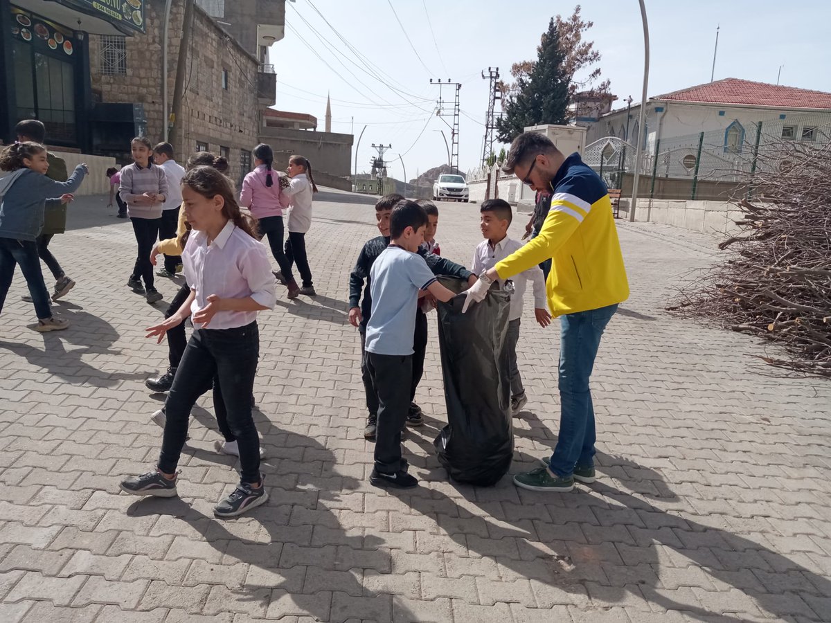 Okul çevre temizliği