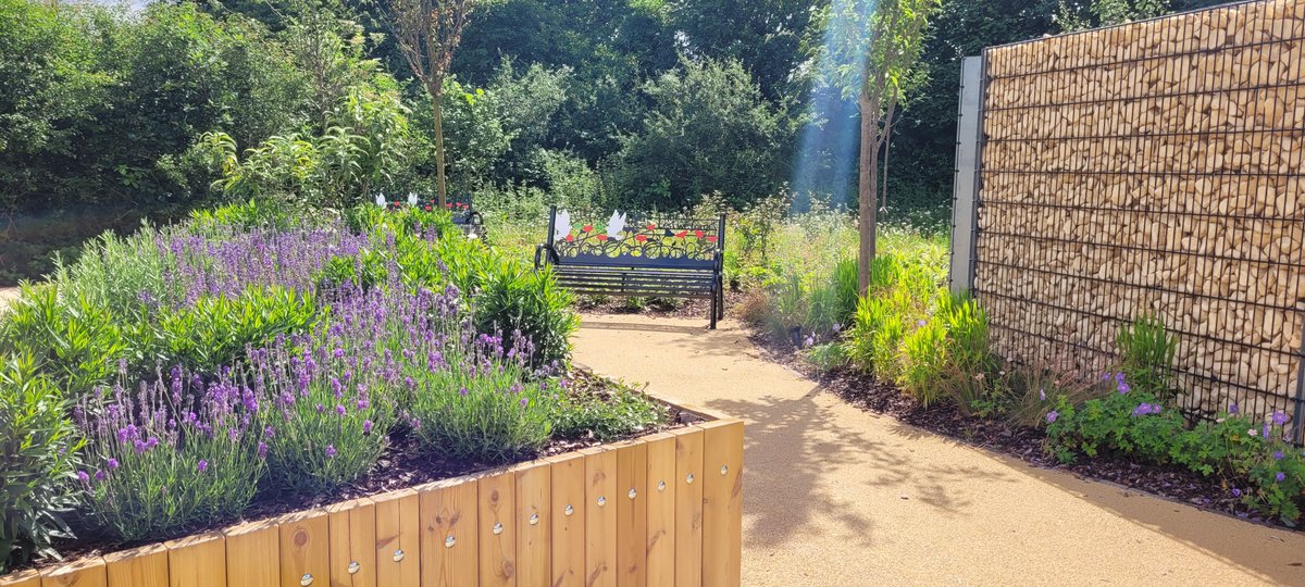 This week is #CommunityGardenWeek celebrating local school & community gardens tell us what your #Garden means to you. 🌺🌱🌷🐝
Whatever the shape or size they all bring the #Community together using the power of nature to inspire, heal & make people happy!
#nature #inspiration