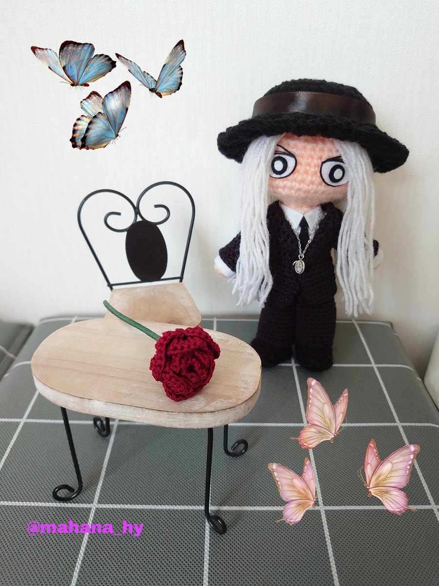 mahana_hy's tweet photo. 久しぶりのあみぐるみ🧶
本体編んでから１ヶ月くらいかけて
のんびり作ってましたー。
SECRET LETTERSのHYDEさんをイメージ✉️ 

 #HYDE
 #HYDEさん風あみぐるみ
 #ROENTGEN
 #SECRETLETTERS
 #ハンドメイド
 #編み物
 #あみぐるみ https://t.co/T4X7XUo4nv