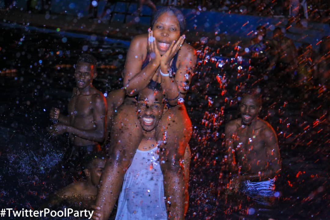 EddiePages's tweet photo. We are touching ma figures after Ramadan.
#TwitterPoolParty https://t.co/STVJqjydu1