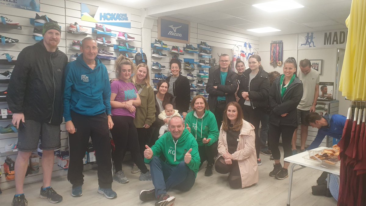 TheRunningBugs's tweet photo. Great turnout last night at @made_to_run for an open night for the Bugs 🐜🏃‍♀️🐜🏃‍♂️ Some great running trabs on show 👌 Isobel &amp; Georgia tried theirs out at the track Awesome 💚 Nice cakes aswell 🍰 Big thank you to Matt &amp; Susan for all their help &amp; information 👏👏👏 https://t.co/ApM8PZ8u27