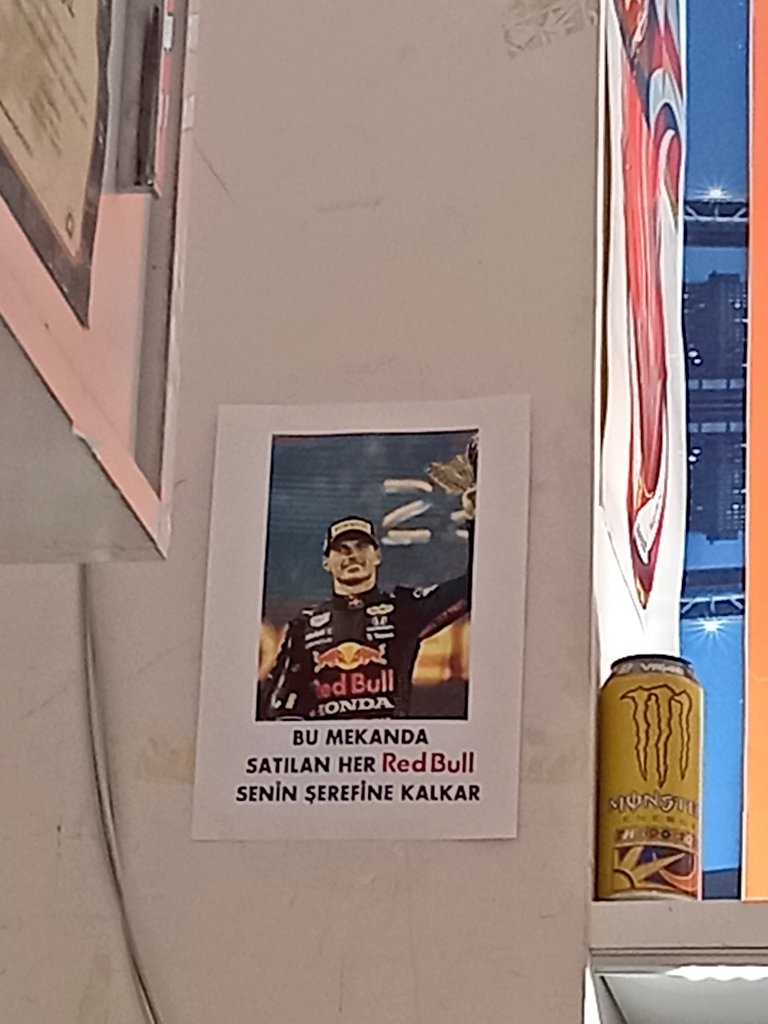 Gittiğim bakkalda karşıma çıkana bak