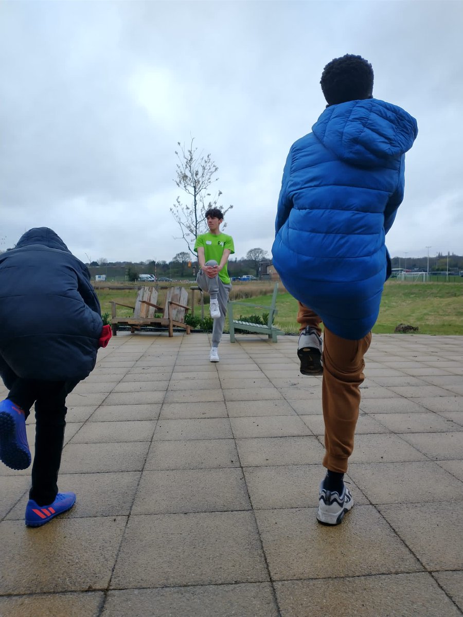 #Champions4Change putting Roots4Easter attendees of <a href="/Royal_Greenwich/">Royal Borough of Greenwich</a> Holiday Food and Fun programme through their stretches. Get active and healthy this holiday!
#HolidayFoodandFun
#Greenwich
#Roots4Life