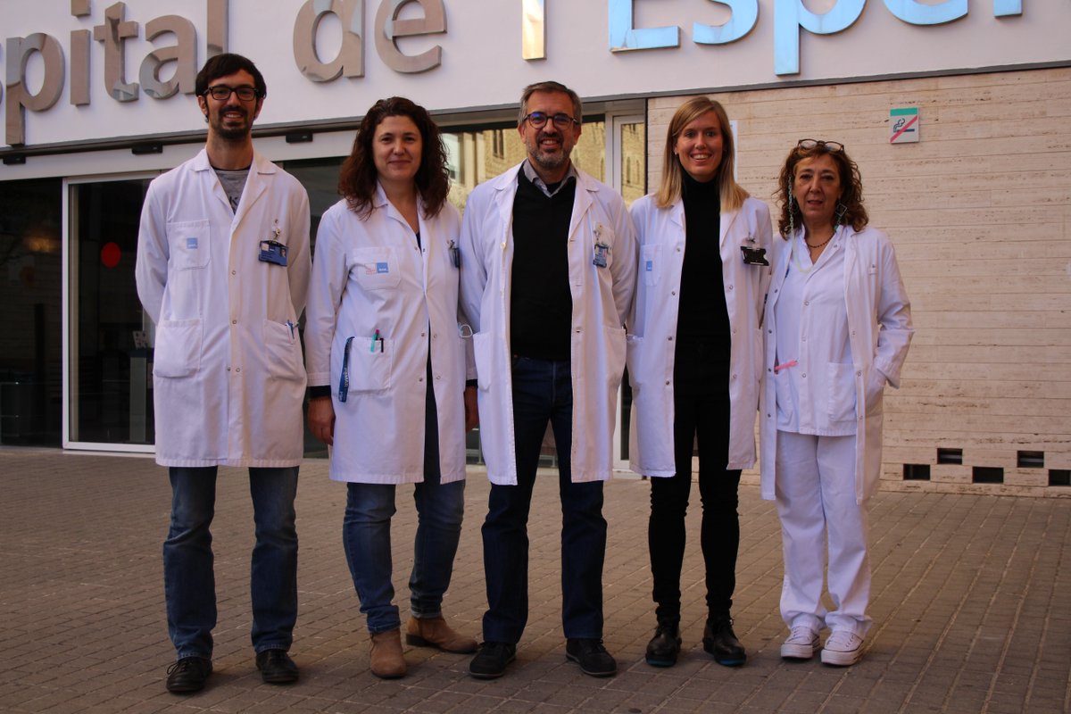 hospitaldelmar's tweet photo. L’@hospitaldelmar és pioner a l’Estat en aplicar un #protocol que redueix a la meitat l’ús de sabata rígida en el #postoperatori en la #cirurgia de #galindons, estalviant molèsties derivades de la seva utilització https://t.co/H7VdP4hQBC @EFASnews #ortopedia #traumatologia https://t.co/7ycp5YwLzK