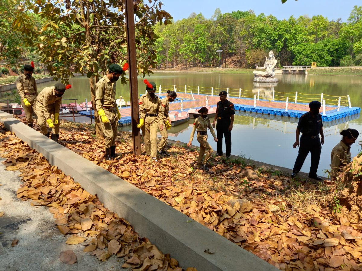 #PuneetSagar Abhiyaan on 05 April was carried out by the NCC Cadets &amp; Staff from 14 Odisha Bn NCC, Keonjhar at SANGAGHARA Waterfall &amp; Boating Area in Keonjhar.
#NationalCadetCorps 
<a href="/HQ_DG_NCC/">National Cadet Corps</a> 
<a href="/DHE_Odisha/">Higher Education Department, Govt. of Odisha 🇮🇳</a> 
@kalinga_sagar 
<a href="/hirakudwarrior/">hirakudwarrior</a> 
<a href="/DistAdmKeonjhar/">District Administration,Keonjhar</a> 
<a href="/spkeonjhar/">SP Keonjhar</a>