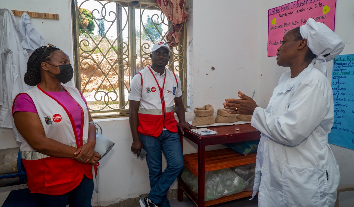 Afcfta4smes's tweet photo. @fsme_uganda conducted another successful business coaching and mentoring session at Lottie Food Industries (u) Ltd, a Ugandan company located at plot 628 Kiwologoma road in Kira Municipality-Wakiso that manufactures Crunch, Creamy, and Chocolate peanut butter. #AfCFTA https://t.co/dj2t62FlGj