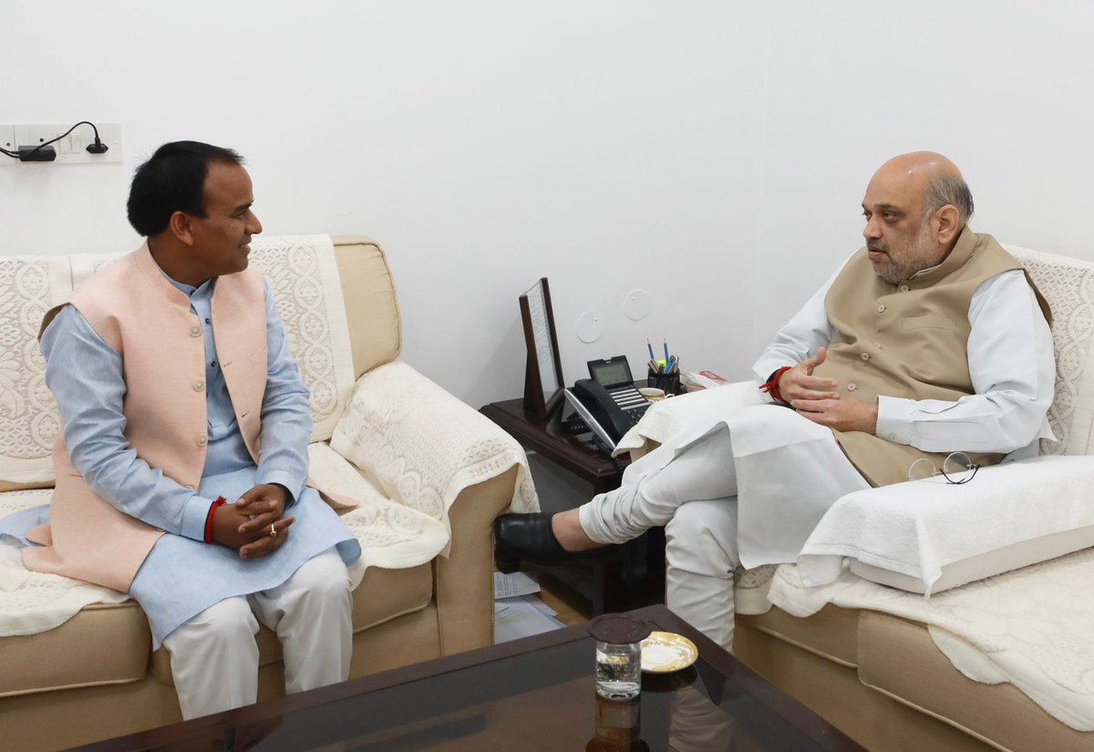 drdhansinghuk's tweet photo. आज नई दिल्ली संसद भवन कार्यालय में देश के यशस्वी गृह एवं सहकारिता मंत्री आदरणीय श्री अमित शाह जी से शिष्टाचार भेंट हुई, इस दौरान माननीय मंत्री जी से उत्तराखंड में सहकारिता के क्षेत्र में अपार संभावनाओं को देखते हुए व्यापक चर्चा हुई।

@AmitShah https://t.co/1CzyZ6dUbk