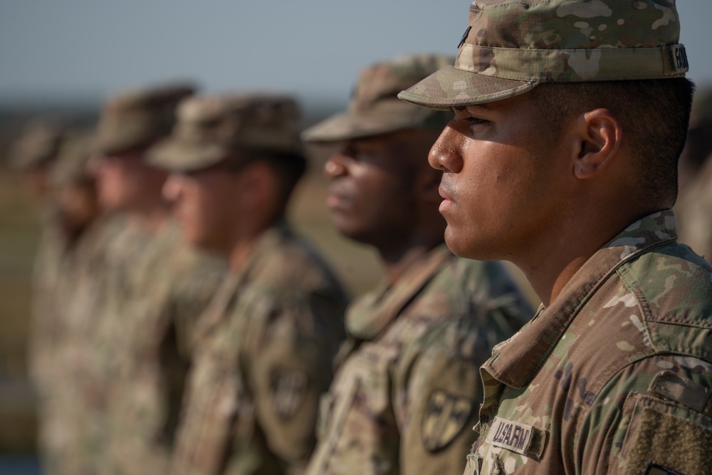 USArmyEURAF's tweet photo. 🇺🇸 #Soldiers with 15th Engineer BN, 18th MP BDE, @21stTSC, stand w/ @NATO #Allies during #ResoluteCastle 20 in 🇵🇱 .

👀 for RC 2022

These kinds of exercises enhance #interoperability while providing improvements to local #infrastructure! 🔨 

See more ➡️ https://t.co/jFb73HvTDK https://t.co/8d1qsLftmD