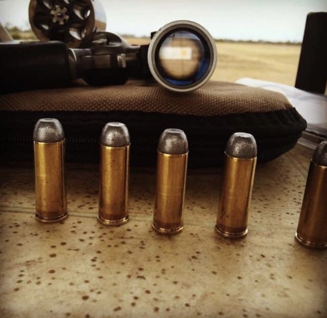 lotzhobbitfeet's tweet photo. See a gun, post a gun challenge #454casull https://t.co/3OvwIoVAFO