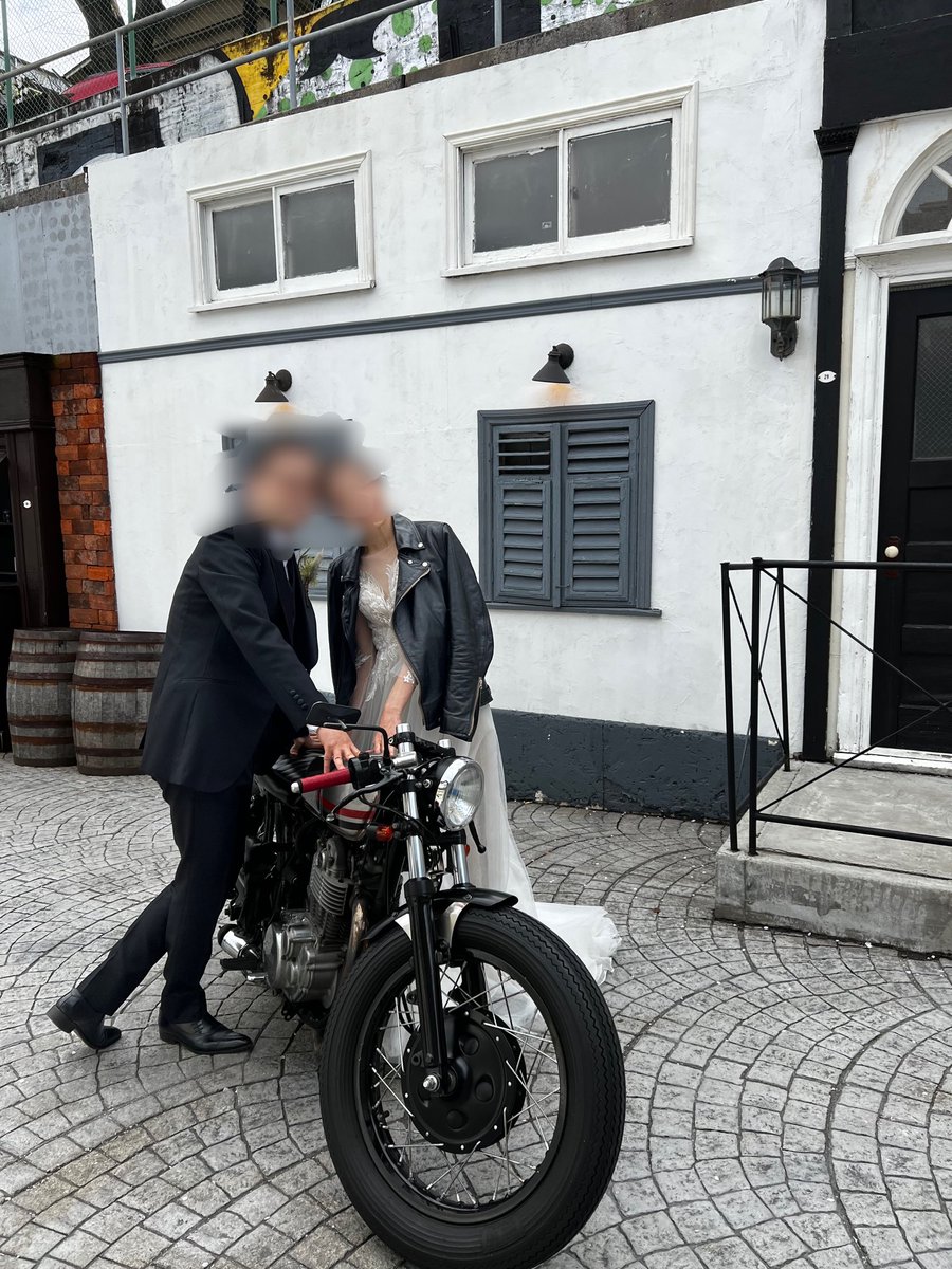 DempaReceive's tweet photo. 念願のバイクとのウェディングフォト🏍
いっぱい撮影してもらったけど、自分のiPhoneでは少しだけ #motorcyclewedding https://t.co/JFfwcJaDAb