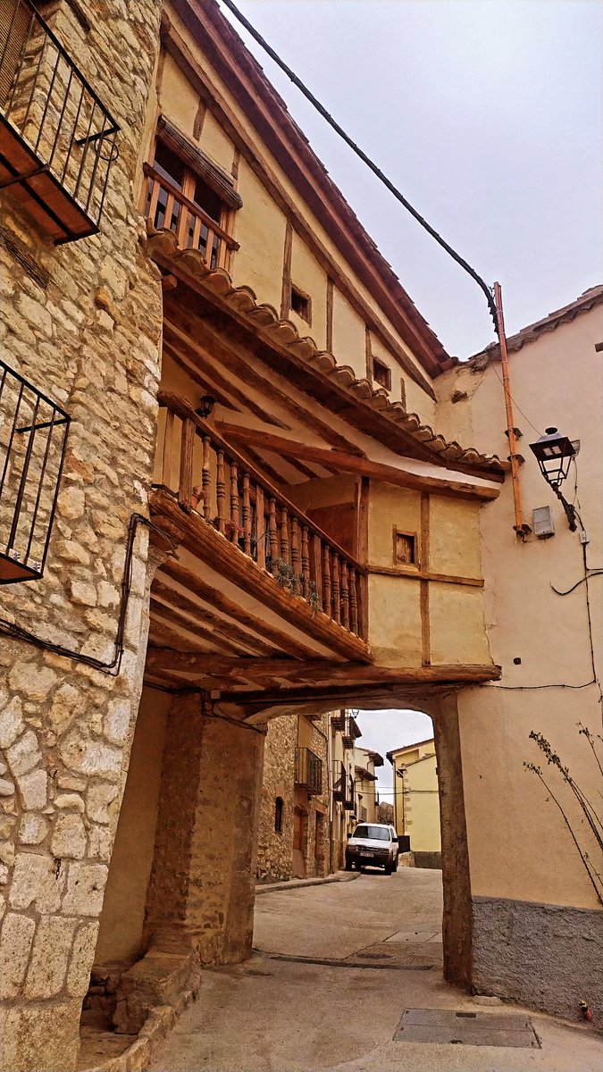 Borrominesca's tweet photo. Ayer fuimos a Tronchón. Es un pueblo precioso conocido por su queso, pero tiene un patrimonio excepcional. https://t.co/73vyxEkSqa