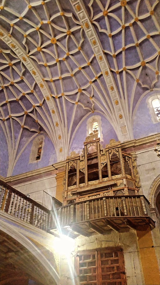 Borrominesca's tweet photo. Ayer fuimos a Tronchón. Es un pueblo precioso conocido por su queso, pero tiene un patrimonio excepcional. https://t.co/73vyxEkSqa