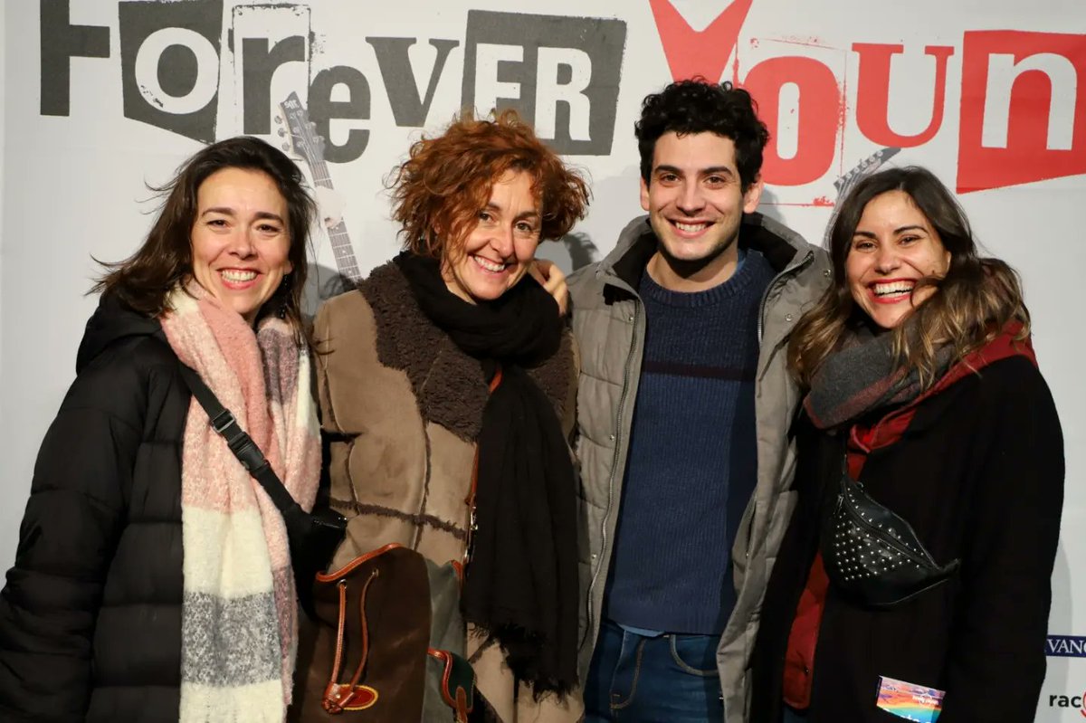 teatrepoliorama's tweet photo. #ForeverYoung segueix a ple rendiment al Teatre Poliorama, el dia de l'estrena molta gent no s'ho va voler perdre, com @josecorbacho o els actors de @_LaCubana 🔥❤️

#VineAlPoliorama #CulturaSegura https://t.co/u3d0p0xXM8