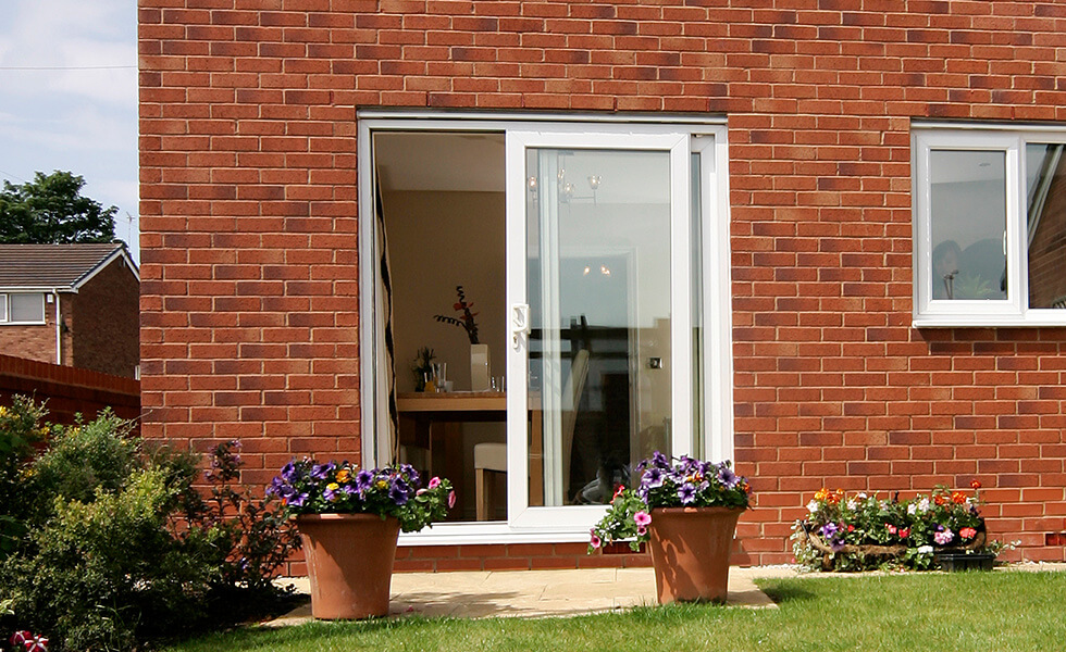 IdealWindows_'s tweet image. With slim chamfered sightlines and low threshold options, as well as a choice of two to four pane options, you can design your sliding patio doors to suit your exact requirements✅  #WeHaveaSolutionForThat

bit.ly/3acc2hS