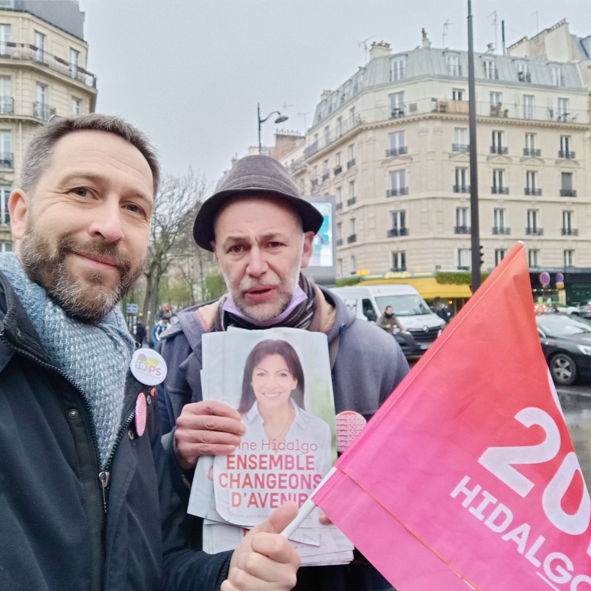 Aleks_Paris's tweet photo. "Dans 5 jours, le premier tour !
La seule chose qui compte dimanche prochain, c'est votre bulletin !! "
#Presidentielle2022 🗳️🇪🇺🇫🇷🌹📈
#AvecHidalgo #JeVotePS #10avril 
🖥️➡️ https://t.co/vnjNCD9Jt5 https://t.co/f4S0LmD2yw