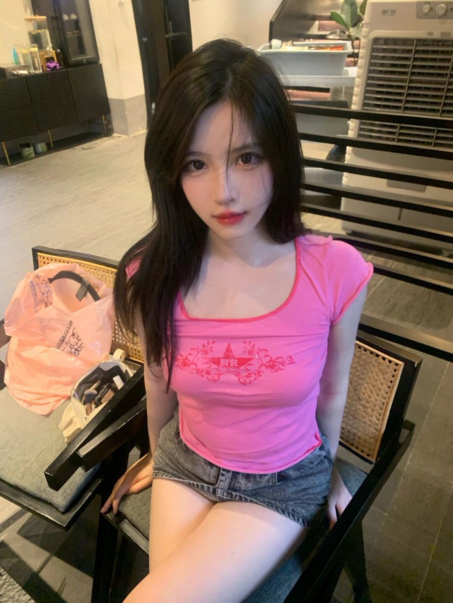 点赞抽一个人跟我处对象，没抽到的不要紧，硬要跟我处也可以 https://t.co/noT67R1dMj