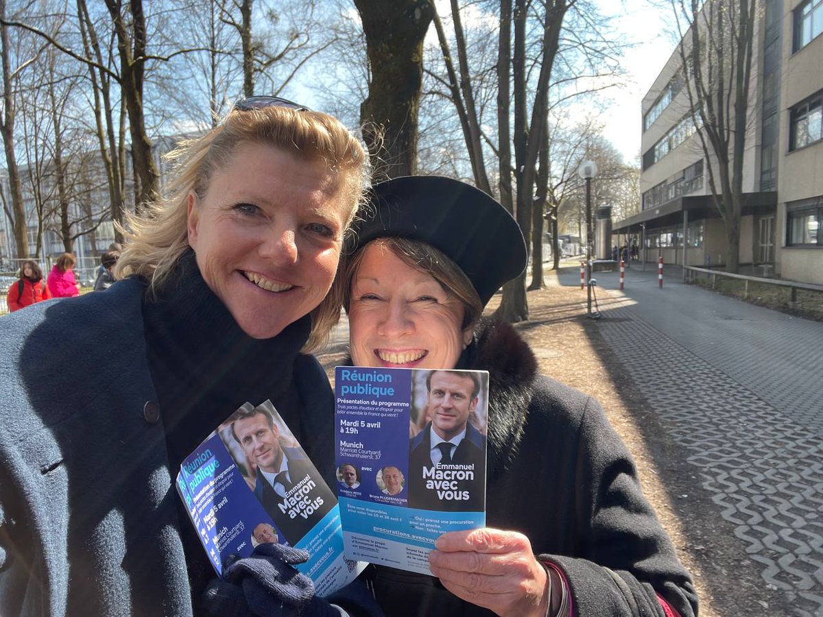 LaREMEurope7FDE's tweet photo. Derniers tractages à #Munich pour convier les 🇨🇵 à notre réunion publique de ce soir !

Curieux, indécis, sympathisants,... cette réunion est ouverte à tous ! 

📍 à 19h au Mariott Courtyard

#AvecVous #Presidentielle2022 https://t.co/5PIC1txa9G