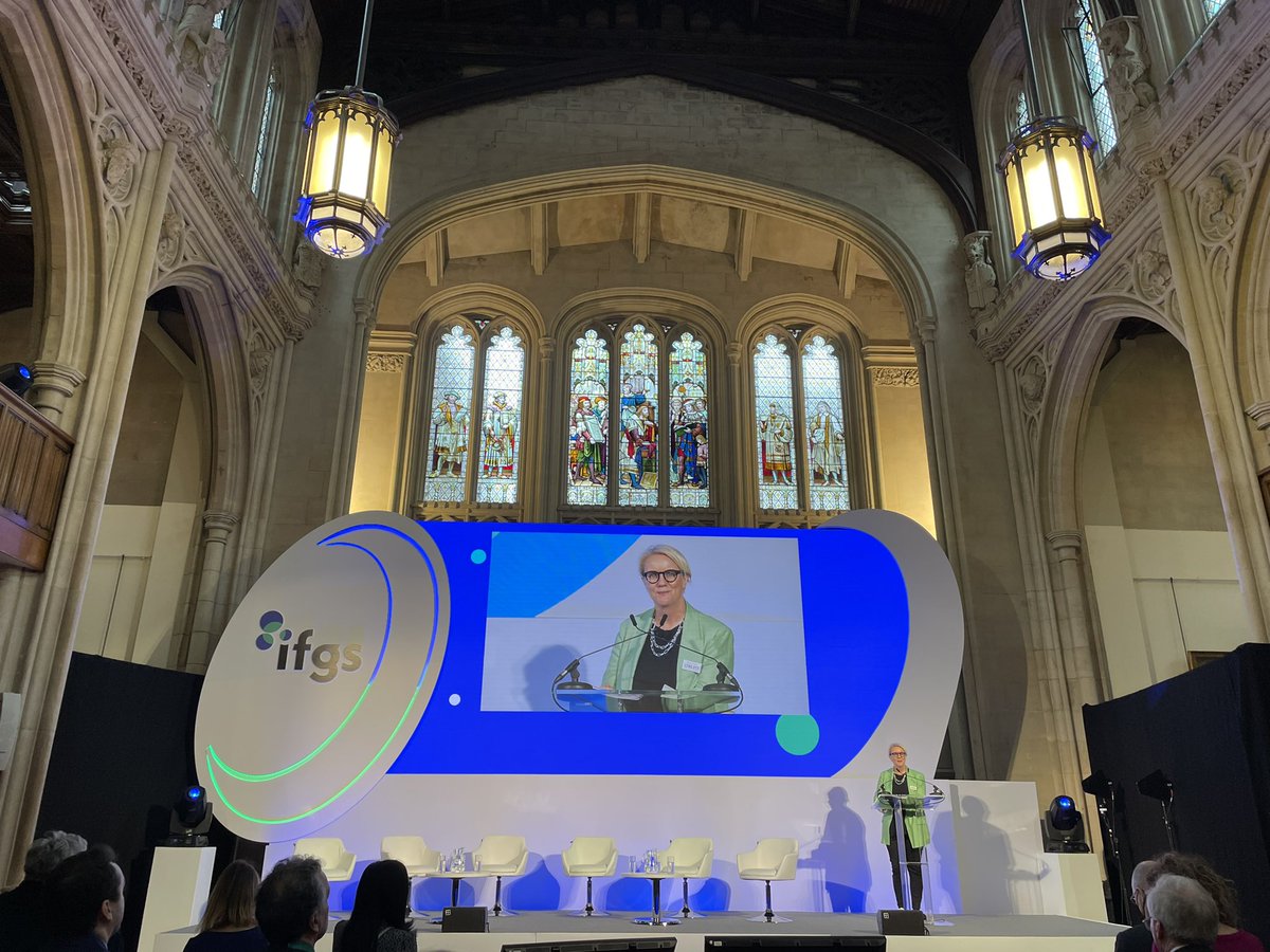 StreetsConsult's tweet photo. Our CEO @streets_julia kicks off the the 2nd day of @InnFin #IFGS2022 and welcomes all the guests &amp; panelists in The Old Library! The debates continue on the crucial issues facing the #fintech ecosystem 
#fintechweek #IFGS @UKFintechWeek https://t.co/mqHtWanDSQ