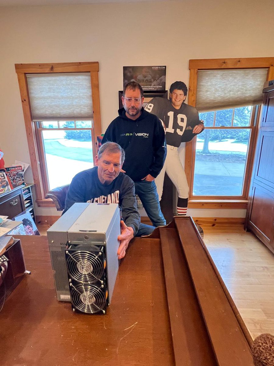 We are excited to share that <a href="/BernieKosarQB/">Bernie Kosar</a> and ourselves met to talk about joint opportunities in the future.

Among other things, we introduced him to our #bitcoin mining farm 🚀

Get ready for what's coming up, it's going to be big!👀

#UMatter #WeAllShareTheSameVision