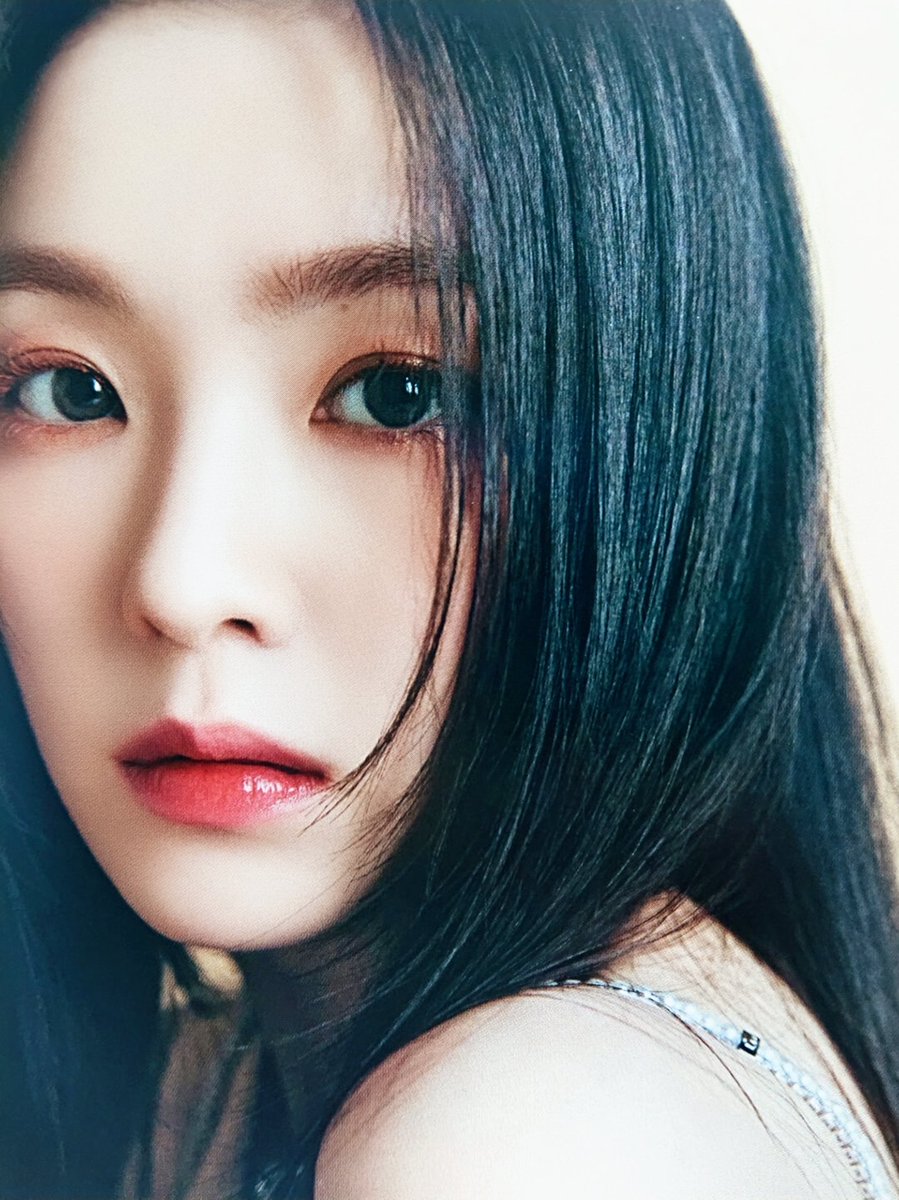 SoloBae91's tweet photo. Red Velvet BLOOM Album (IRENE Ver.) PB
#아이린 #IRENE https://t.co/o9H1AwnNKT