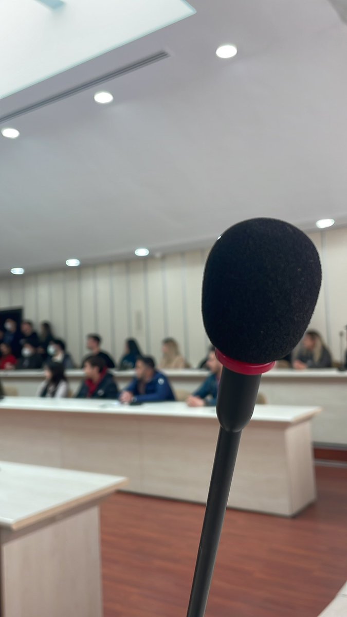 Burdayız,direniyoruz.⚖️
#ukrayna #yök #yüksekeğitimkurumu #geçiş