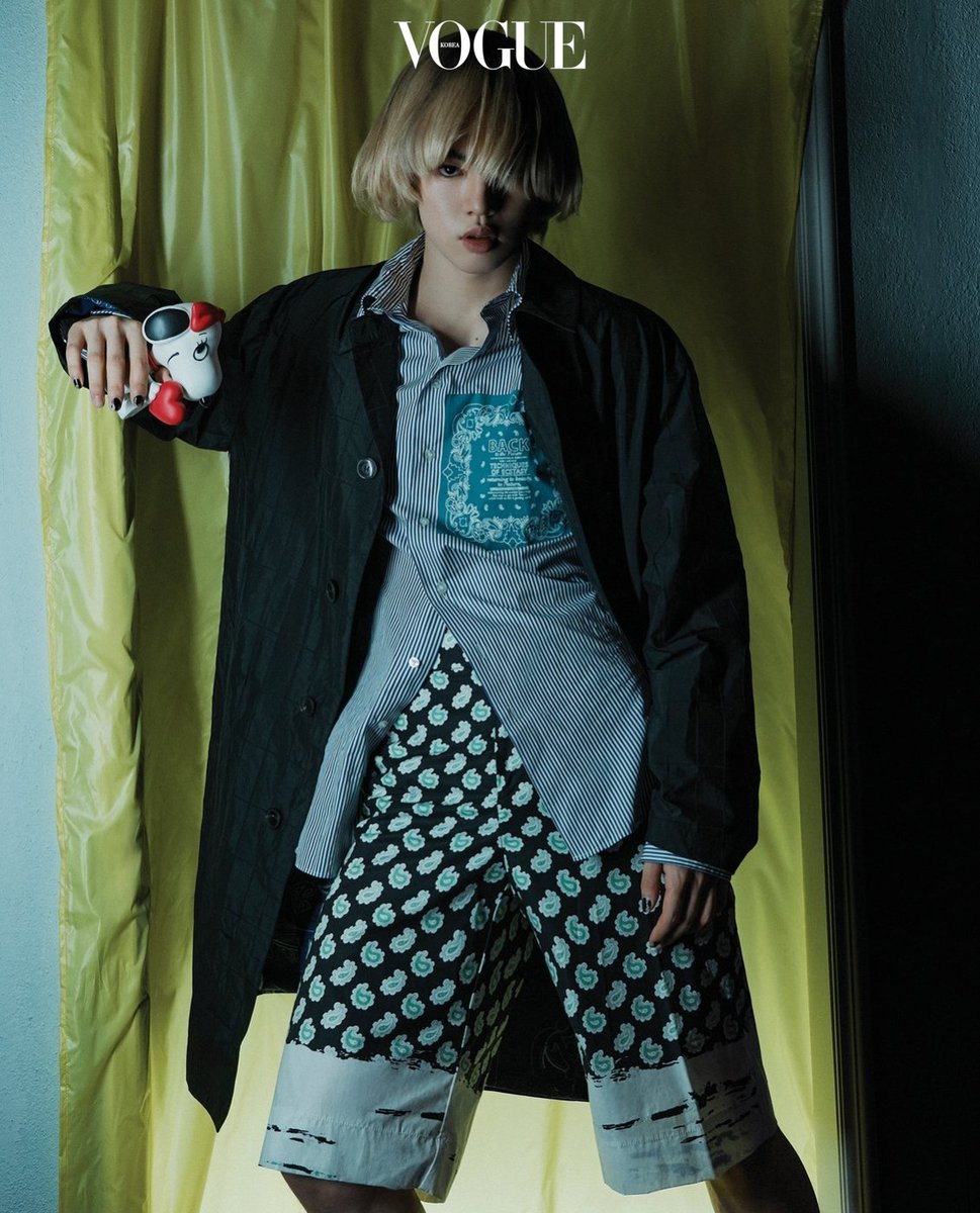 JulyJun8's tweet photo. #JunhwanCha posted Vogue pictorial on his IG

With blonde hair and nail emojis
Cute😄

👇Check it out on his IG.
https://t.co/EviG6uk0Ut https://t.co/9qg3DOlnWs