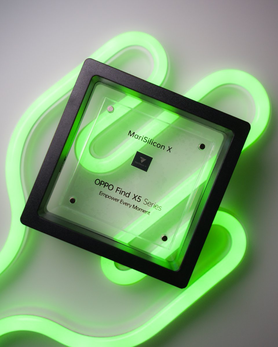 Unboxing the OPPO Find X5 in White.

Snapdragon 888
Triple 50MP camera
80W wired, 30W wireless charging
4800mAh battery
10-Bit Color Display
Stereo speakers

Check out detailed unboxing on XDA!
forum.xda-developers.com/t/unboxing-fir…

#OPPOAmbassadors #OPPOFindx5series