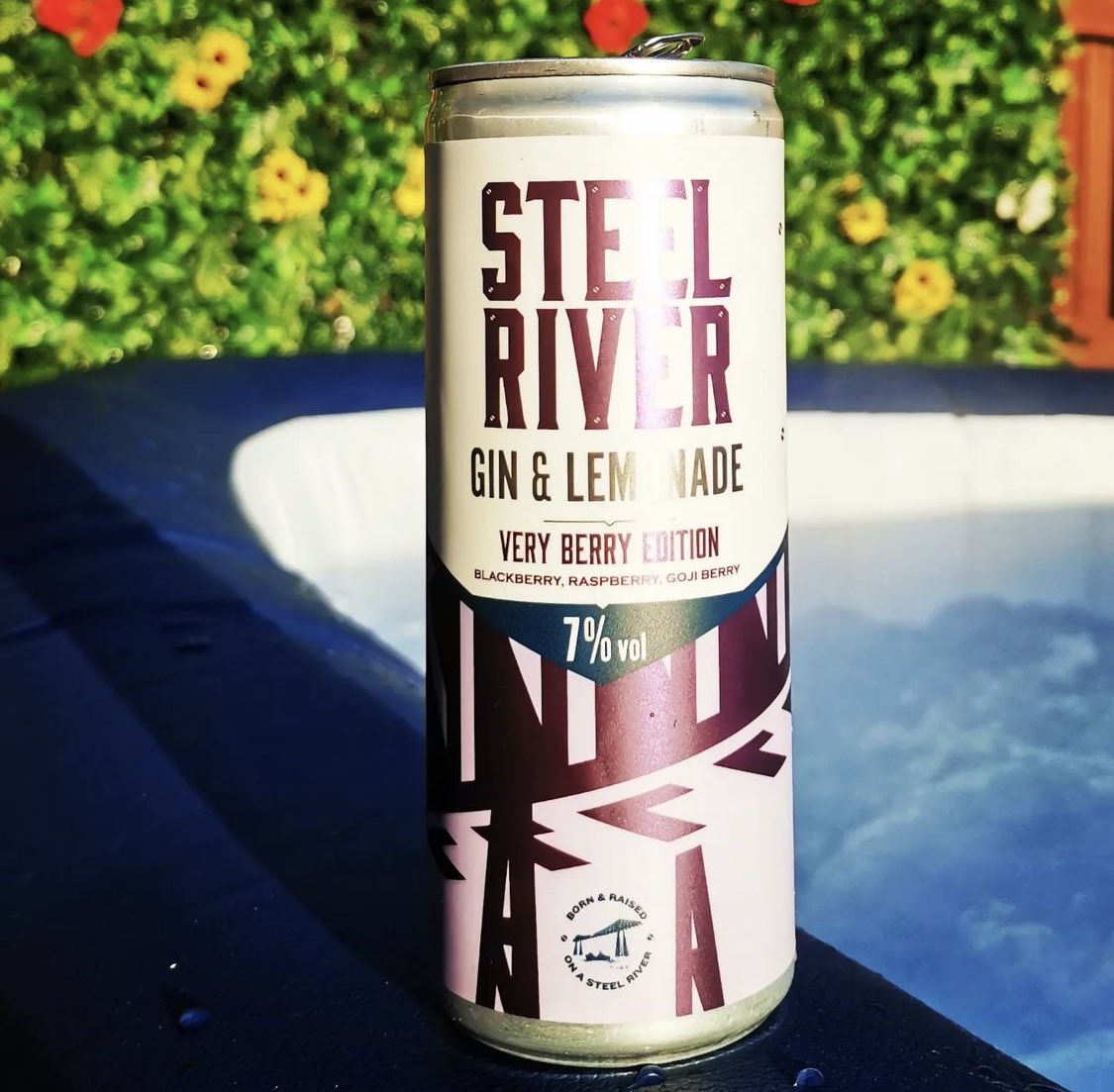 Jay_SteelRiver's tweet photo. Our G&amp;L cans are making their way out into the gardens… tell us a better way to spend a spring evening!! 

At 7%, we’ve got you covered with the perfect pre-mixed drink! The question is, which flavour are you going to choose? 

https://t.co/UN8slWBnSo #gin #premixed https://t.co/eVR664JZ5b