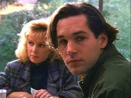 merlinpapin3's tweet photo. #PremièreFoisauCinéma

#PaulRudd dans #JamieSecrets de #PeterFoldy (1992) il avait 23 ans

@FredOL69007 https://t.co/rMFB9K4z6V