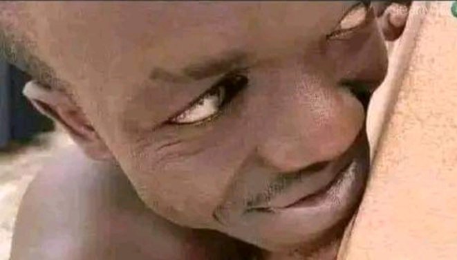 TaifaDada's tweet photo. Jamony nisaidien jinsi ya kukupo hela kweny power bank😳 https://t.co/JbtIWjvdo9