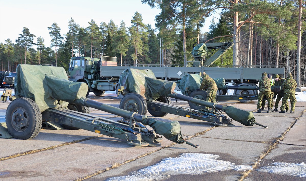 martinjhurt's tweet photo. #Estonia has donated anti-tank missiles, howitzers, anti-tank mines, recoilless anti-tank guns, automatic weapons, ammunition, disposable grenade launchers, hand grenades worth >220 million euros. More is needed to keep #Ukraine free.

#ArmUkraineNow #UkraineRussiaWar https://t.co/cBUOICzPXC