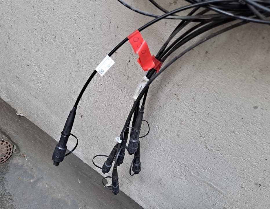 anderZubi's tweet photo. 13 días ya sin conexión, por la "cagada", o mal proceder de algún técnico. 13 días sin que nadie de @GuukEus me haya dado solución. Solo palabras bonitas y excusas genéricas. Ya no sé si es dejadez o incompetencia.
@masmovil https://t.co/dabndROFVG