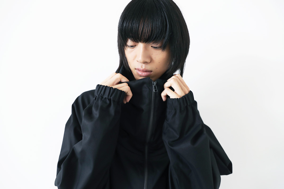 Palmmaisonstore's tweet photo. VUy
ヴウワイ
bluson coat vuy-s22-b01[BLACK]
@VUy_1013  
#VUy #bluson 

ビックシルエットのハイネックジップアウターアイテム「bluson coat」。 前開きのジップファスナーが口元を覆うくらいのハイネック仕様。

https://t.co/Rnwk2tQagR https://t.co/9FPkaGx3xg