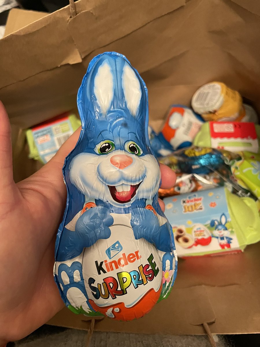 BndicteRedon's tweet photo. @FerreroFr @KinderFR  et ceux là ? Risque aussi de salmonelles ? #kinder #kindersurprise #ferrero https://t.co/mn5b4sIl9K