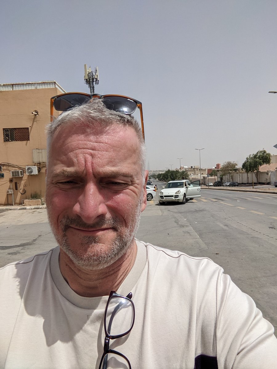 Vorige week al even het lopen met hoge temperaturen kunnen oefenen terwijl ik in Saudi Arabië was. Maar het gaat nu even over de centjes:
Help mij de Mont Ventoux op en sponsor mij als deelnemer van #TourduALS!  tourduals.nl/actie/michel-d…