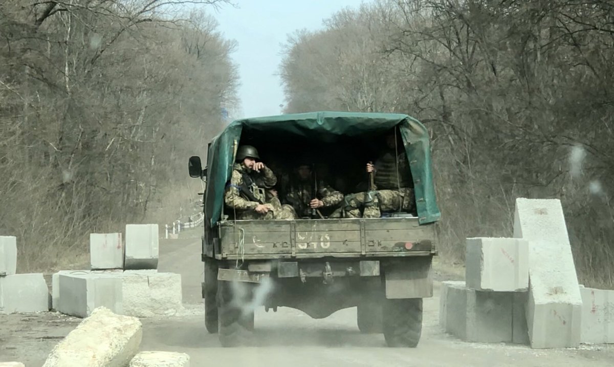 Рідні мої, за кожною публікацією про наші успіхи, за кожним збитим літаком, спаленим танком, вбитим окупантом піт і кров українського солдата. Ці публікації не означають, що нам легко, або що ми їх тут «одною лівою». Це тільки означає, що ми працюємо і маємо результат 🇺🇦