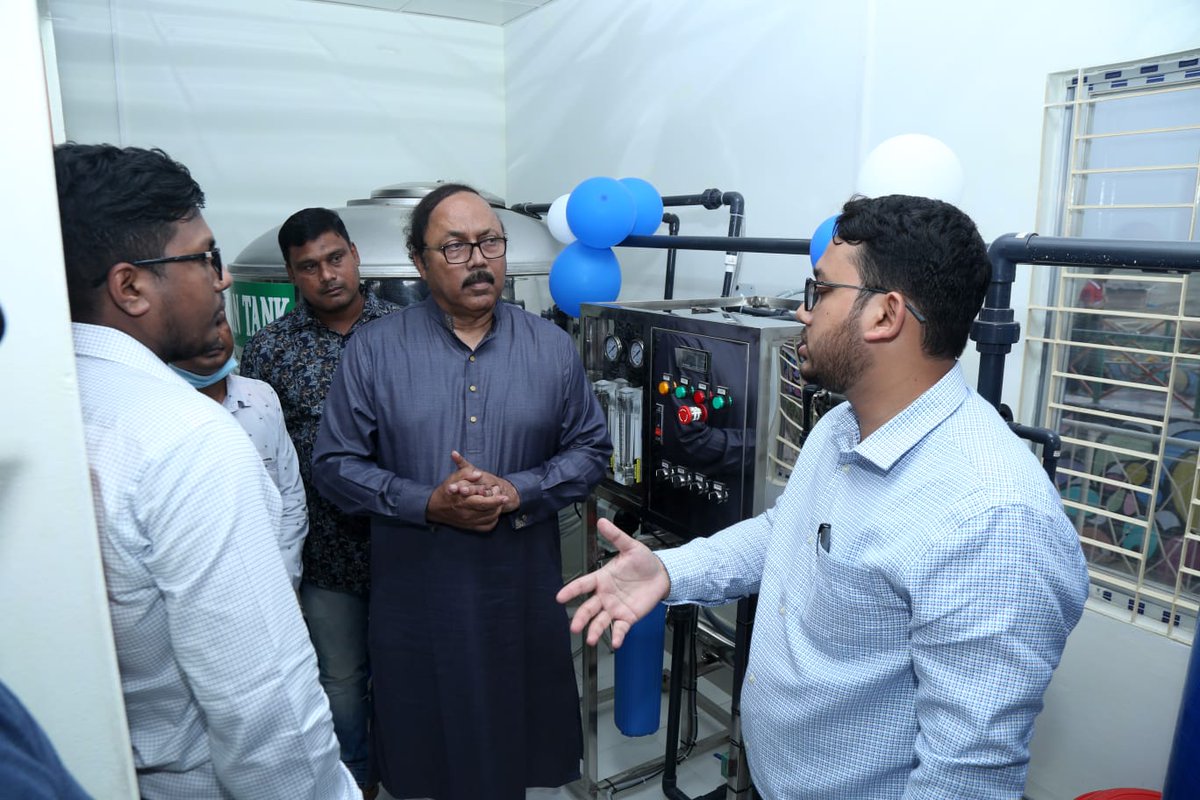 ICLEISouthAsia's tweet photo. Under #ResilientCitiesActionPackage project, 4 solar-powered #waterATMs &amp; #handwashingstations have been inaugurated by the Hon’ble Mayor A.H.M. Khairuzzaman Liton of @city_rajshahi, supported by #ICLEISA, to enhance access to #safedrinking water &amp; #personalhygiene facilities. https://t.co/gdff1iPxMU