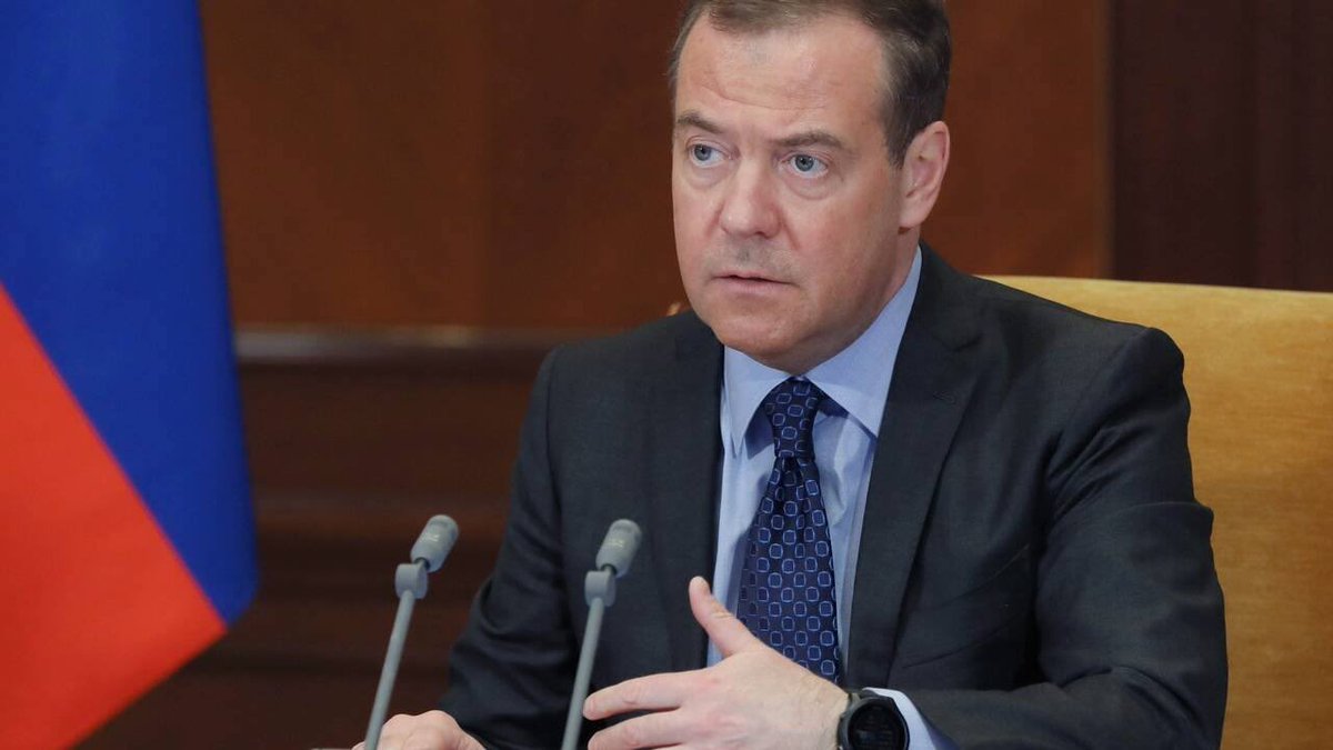 Putin’s sidekick Dmitry Medvedev: we want to build “a united Eurasia from Lissabon to Vladivostok”.
So, even Lissabon isn’t secure now?

#StandWithUkraine #StopRussia #StopGenocideOfUkrainians #BuchaMasacre