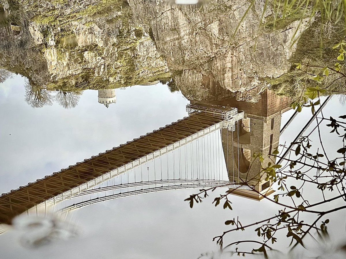 BrisVADAR's tweet photo. A little damp out there this morning but still - always something that catches the eye!!! โค๏ธ Bristol โค๏ธ!! @BBCBristol @bbcrb @VisitBristol @brunelsbridge @Clifton_Observ #PuddlePics #Bristol https://t.co/LgIcrFRH2v