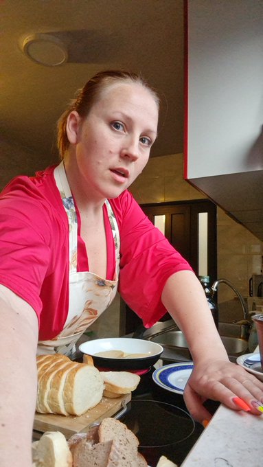 Morning After the broadcast, I cook breakfast for the whole family 🤗 Good morning 😉 https://t.co/Dog