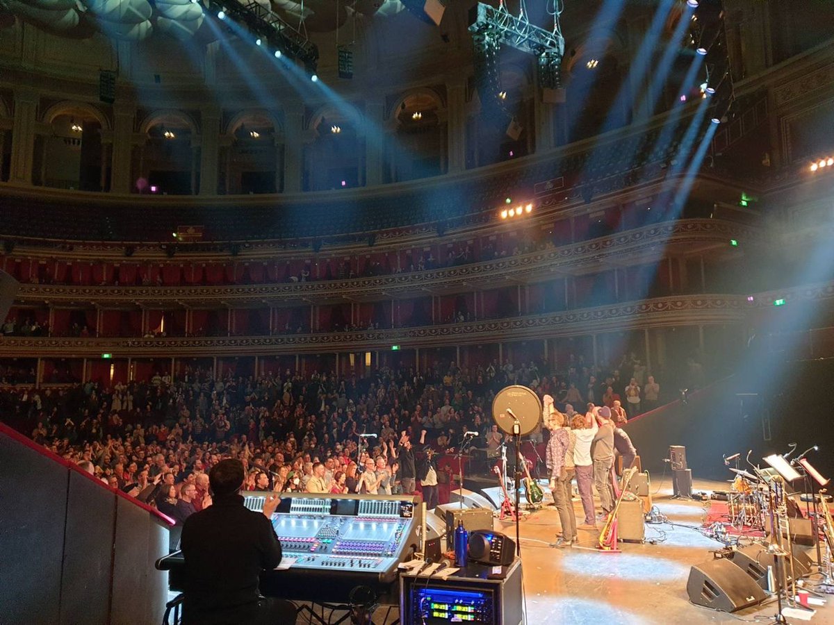 DiGiCo_official's tweet photo. Some great images that have come from Colin on LinkedIn - where he was mixing monitors on the DiGiCo Quantum 7 at This Is the Kit at the Royal Albert Hall! 

Thanks for tagging us in these! 👍

#DiGiCo #DiGiCoQuantum7 #Quantum7 #AudioEngineer #MixingConsole #DigitalMixingConsole https://t.co/dwYGl7n4yi