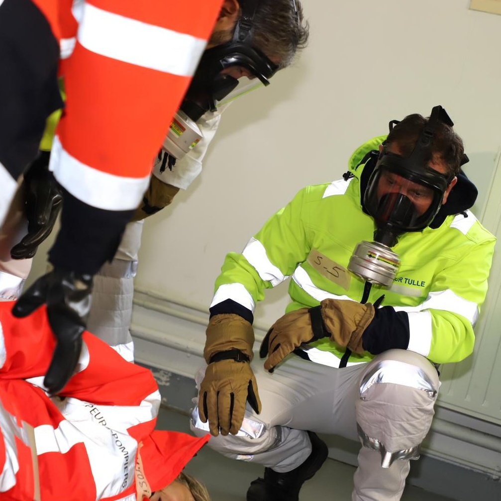 Les sapeurs-#pompiers de la #Vienne86 accueille l'entraînement interministériel zonal NRBC-e, au parc des expositions du Chillou à <a href="/Chatellerault86/">VilleChatellerault</a> :

➡️  un exercice grandeur nature pour déjouer les risques nucléaires, radiologiques, biologiques, chimiques et explosifs