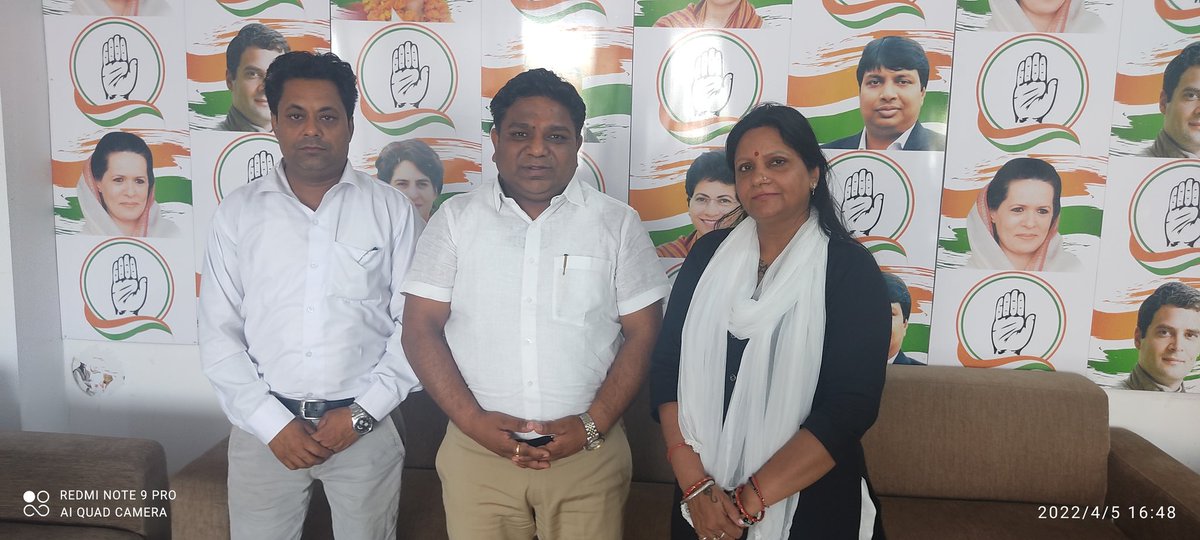 RanjanasinghINC's tweet photo. आज बल्लभगढ़ के वरिष्ठ कांग्रेस नेता व @INCHaryana के स्टेट सोशल मीडिया इंचार्ज श्री मनोज अग्रवाल जी से भेंट कर विभिन्न राजनीतिक मुद्दों पर विचार-विमर्श किया।

मनोज जी का जनता के प्रति समपर्ण भाव हम सभी के लिए प्रेरणा का स्रोत है।

@Manojagg_INC @kumari_selja https://t.co/qO45mquqrn