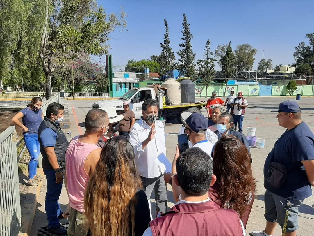 AlertaAragon's tweet photo. @isidrocorro @AztecaNoticias @CdmGam @gamadero @GAMenLinea @Noti_Gam @GamDenuncias la @gamadero @CdmGam @DelegacionGAM @GAMenLinea @GamTerritorial1 @Noti_Gam las pruebas donde aparece el organizador con personal de la alcaldía @isidrocorro @AztecaNoticias @EcosdeAragon @aqcazteca @UCS_GCDMX @Claudiashein @GamDenuncias https://t.co/lRfPtB8t5j