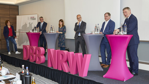#AktuelleMeldungen #Attraktivitätsoffensive #Besoldungspaket #BSBDBielefeld #DBB #DBBNRW #Podiumsdiskussion #wwwdbbnrwde

bsbd-bielefeld.de/2022/03/30/hoc…