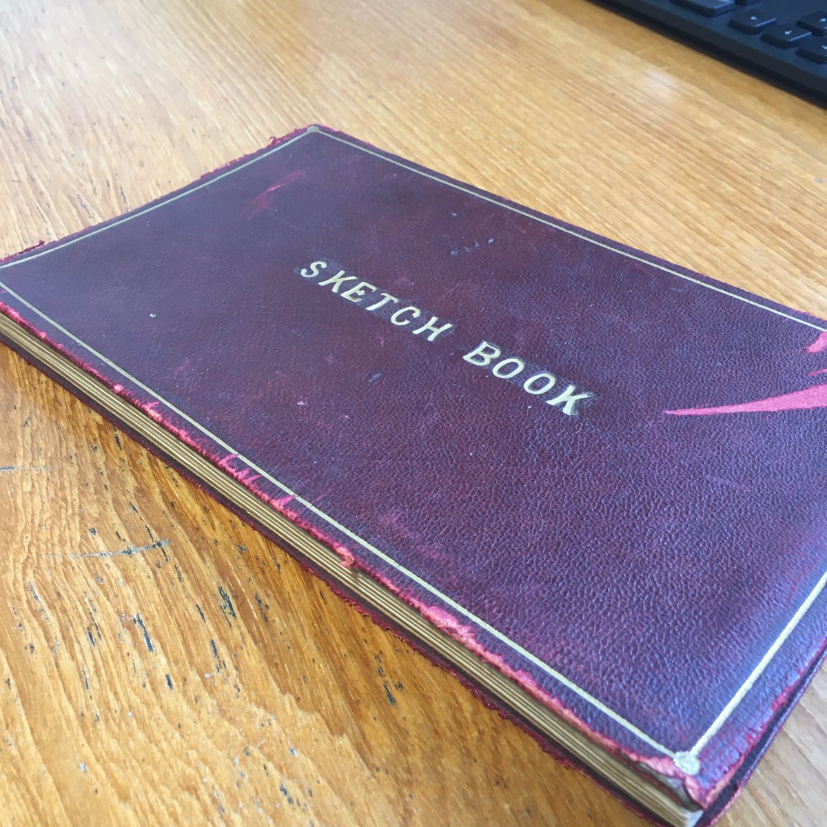 Barum_Athena's tweet photo. Within this Sketch Book lies the #untoldstories of those who contributed to it. Owned by Bruce Oliver it has lots of sketches by his friends and acquaintances.
#untoldstories
#Archive30
#CreativeNorthDevon https://t.co/3glZanTLGq