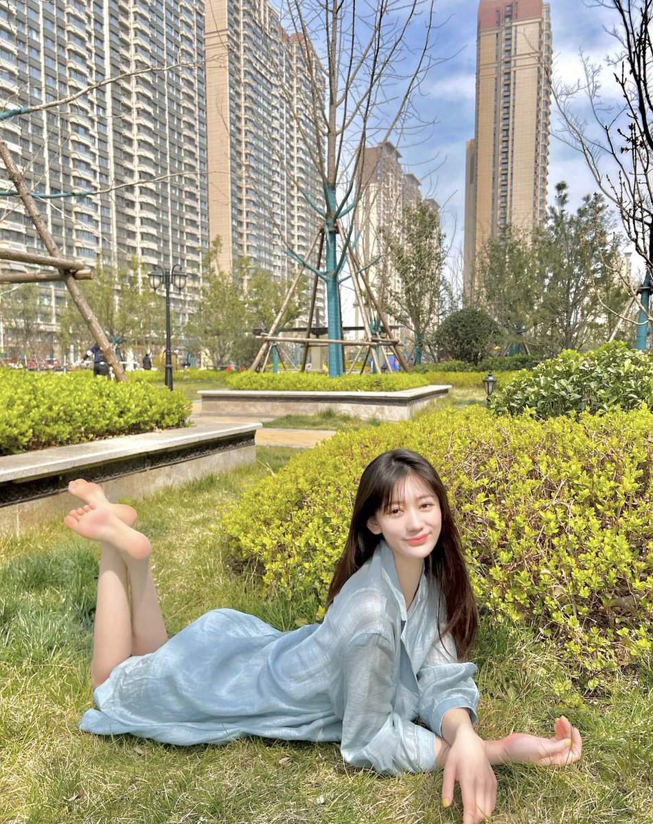 A042300's tweet photo. 喂到嘴里了

#反差婊 #母狗 #淫妻 #绿帽 #露出 #骚逼 #合成 #颜射 #脱衣 #意淫 #射屏 #换脸 #丝袜 #做图 #绿帽 #绿奴 #SM #人妻 #羞辱 #3P #定制 #出卖 #ntr #网红 #福利 #裸足 #身边人 #射鞋 https://t.co/e4qXnCNjWW