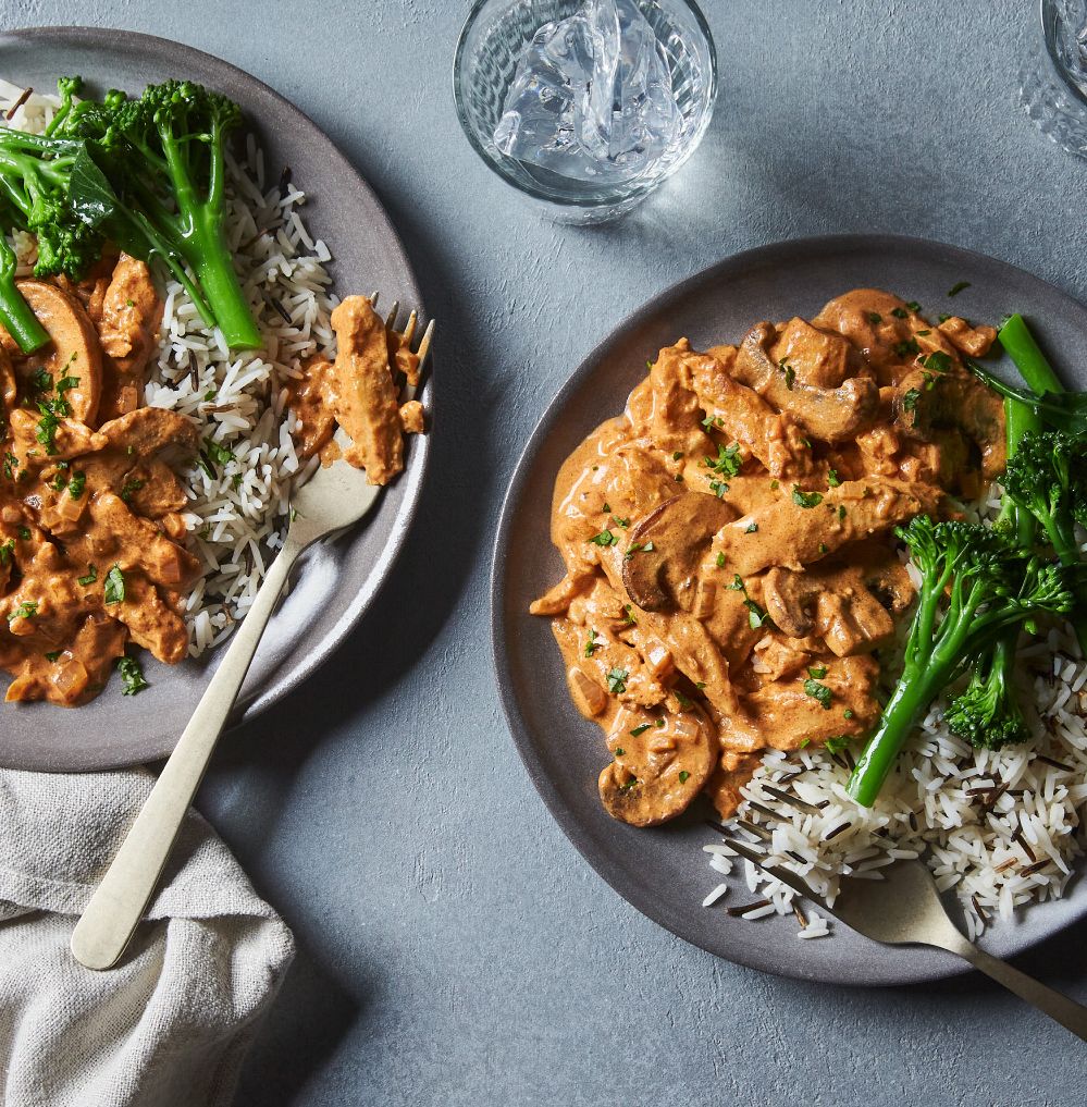 What better way to celebrate @Veganuary's #ChooseChickenFree week than a super stroganoff. 

The perfect time to enjoy a simple but tasty mushroom stroganoff, and with Dopsu No-Chicken pieces of course! Available in Sainsbury's, Morrisons and Amazon Fresh. bit.ly/3Dh3nuy