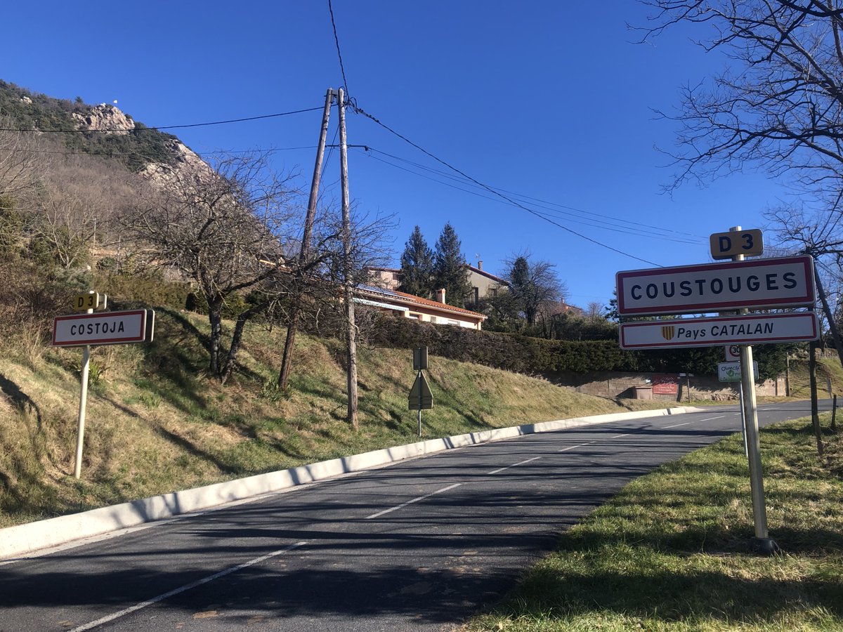 RicardMoren's tweet photo. @Biocoop66 #hamlets research @UABBarcelona:
COUSTOUGES commune #PyrénéesOrientales #RuralFrance:
93 inhabitants (INSEE2018) including 11 born abroad:
7 #immigrantWomen & 4 #immigrantMen
#RURAL #micropobles #RuralEUROPE #RuralLIFE
#COSTOJA #Coustouges #SuRDIM
🌍https://t.co/fod9N0mV3d
📷2022 https://t.co/jwFzbBClxG